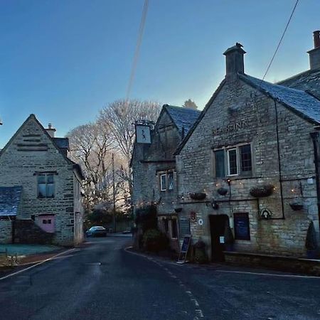 Bear Inn - Bisley Bisley  エクステリア 写真