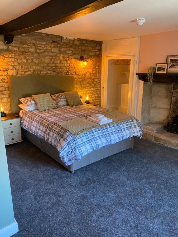Bear Inn - Bisley Bisley  エクステリア 写真