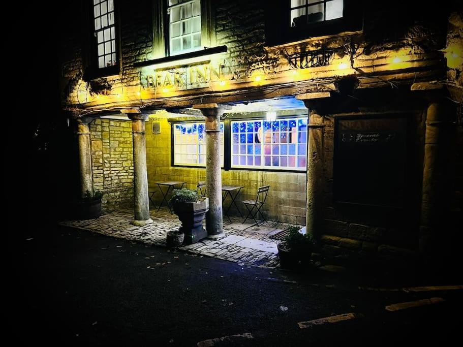 Bear Inn - Bisley Bisley  エクステリア 写真