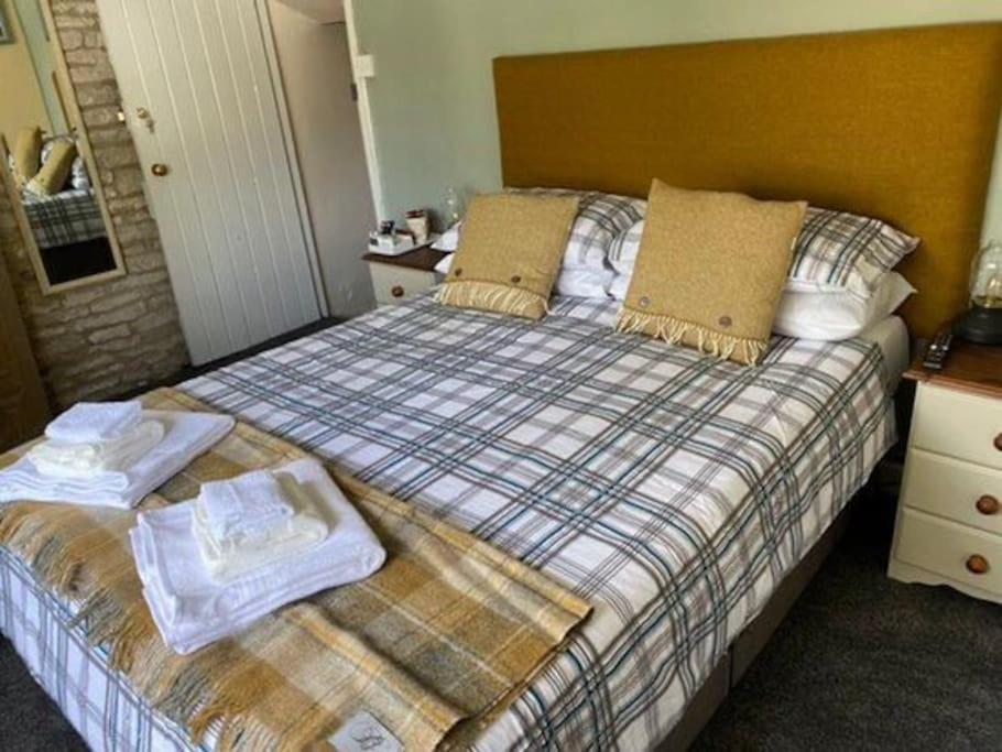 Bear Inn - Bisley Bisley  エクステリア 写真