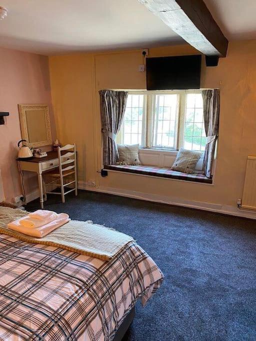 Bear Inn - Bisley Bisley  エクステリア 写真