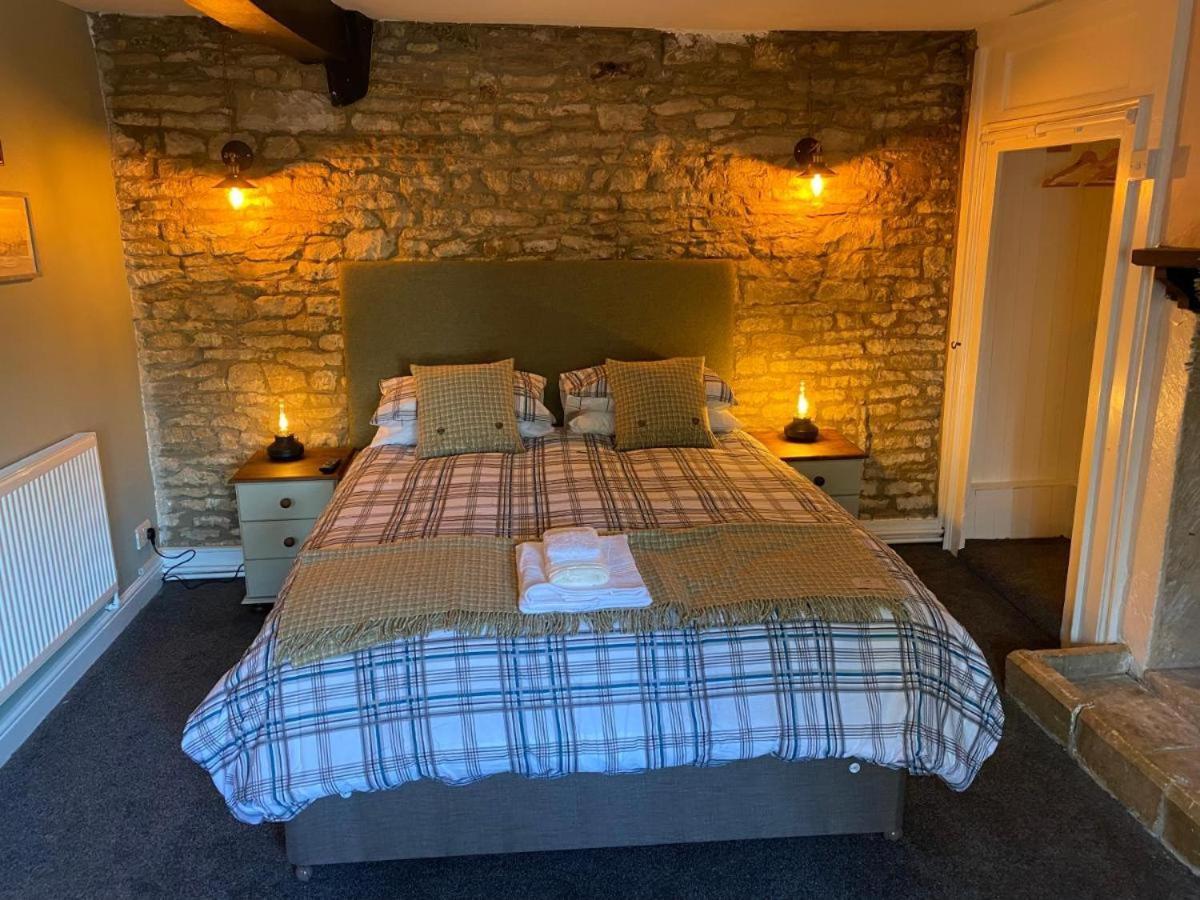 Bear Inn - Bisley Bisley  エクステリア 写真