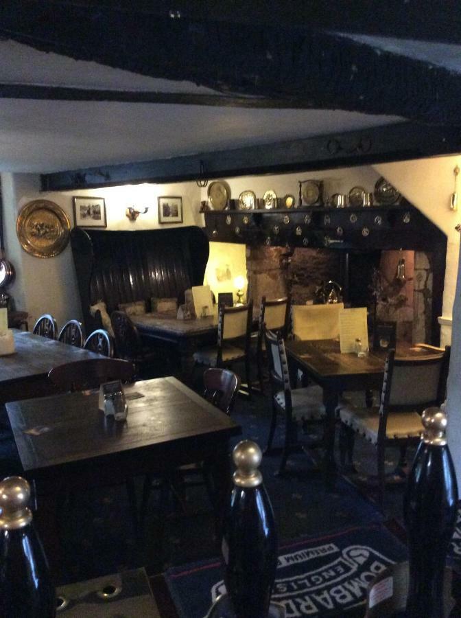 Bear Inn - Bisley Bisley  エクステリア 写真