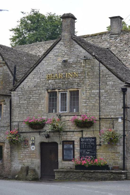 Bear Inn - Bisley Bisley  エクステリア 写真
