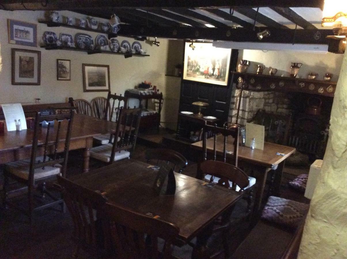 Bear Inn - Bisley Bisley  エクステリア 写真